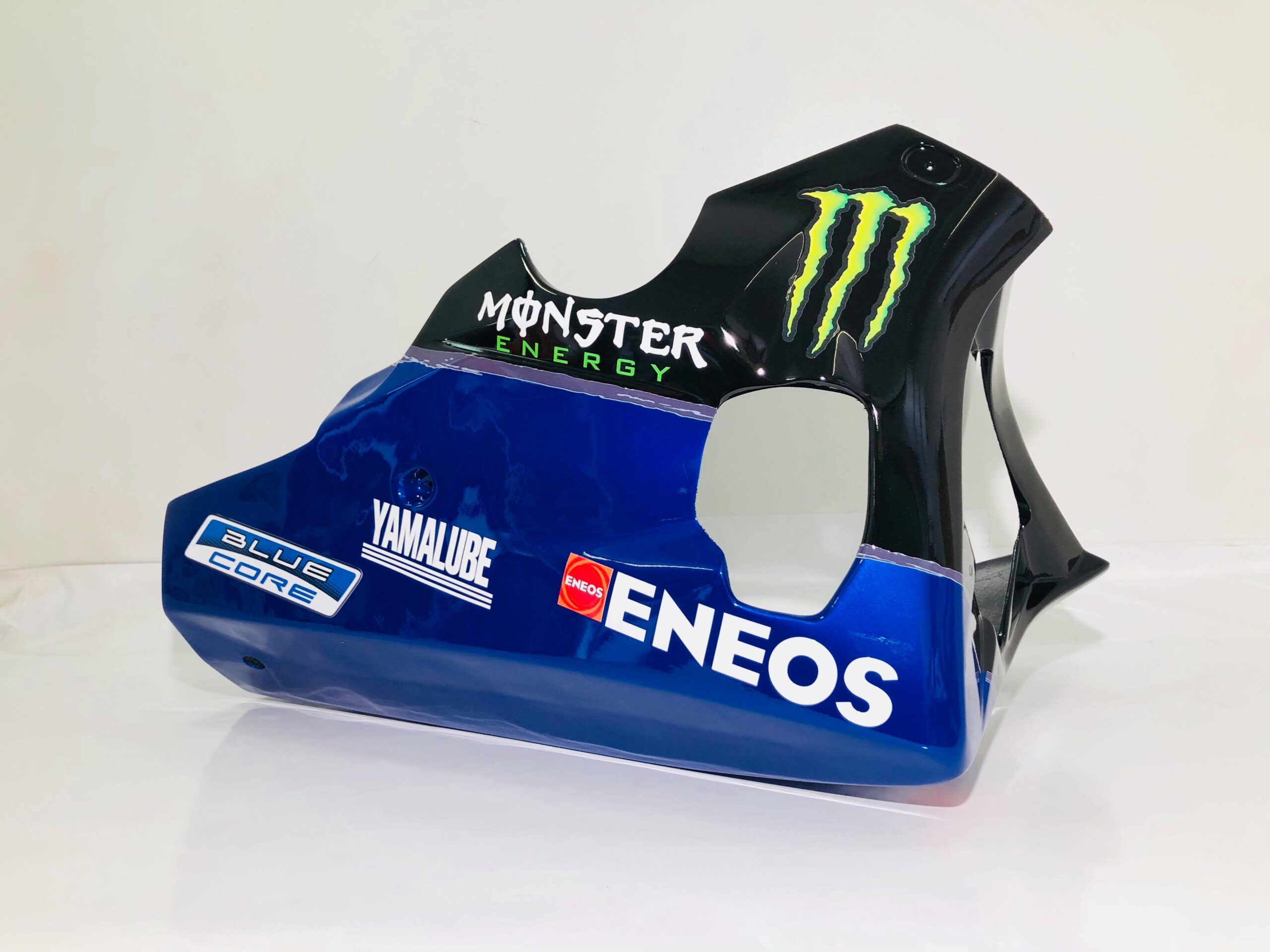 Yamaha Race Fairings – Custom Painted Design 12 - Image 4