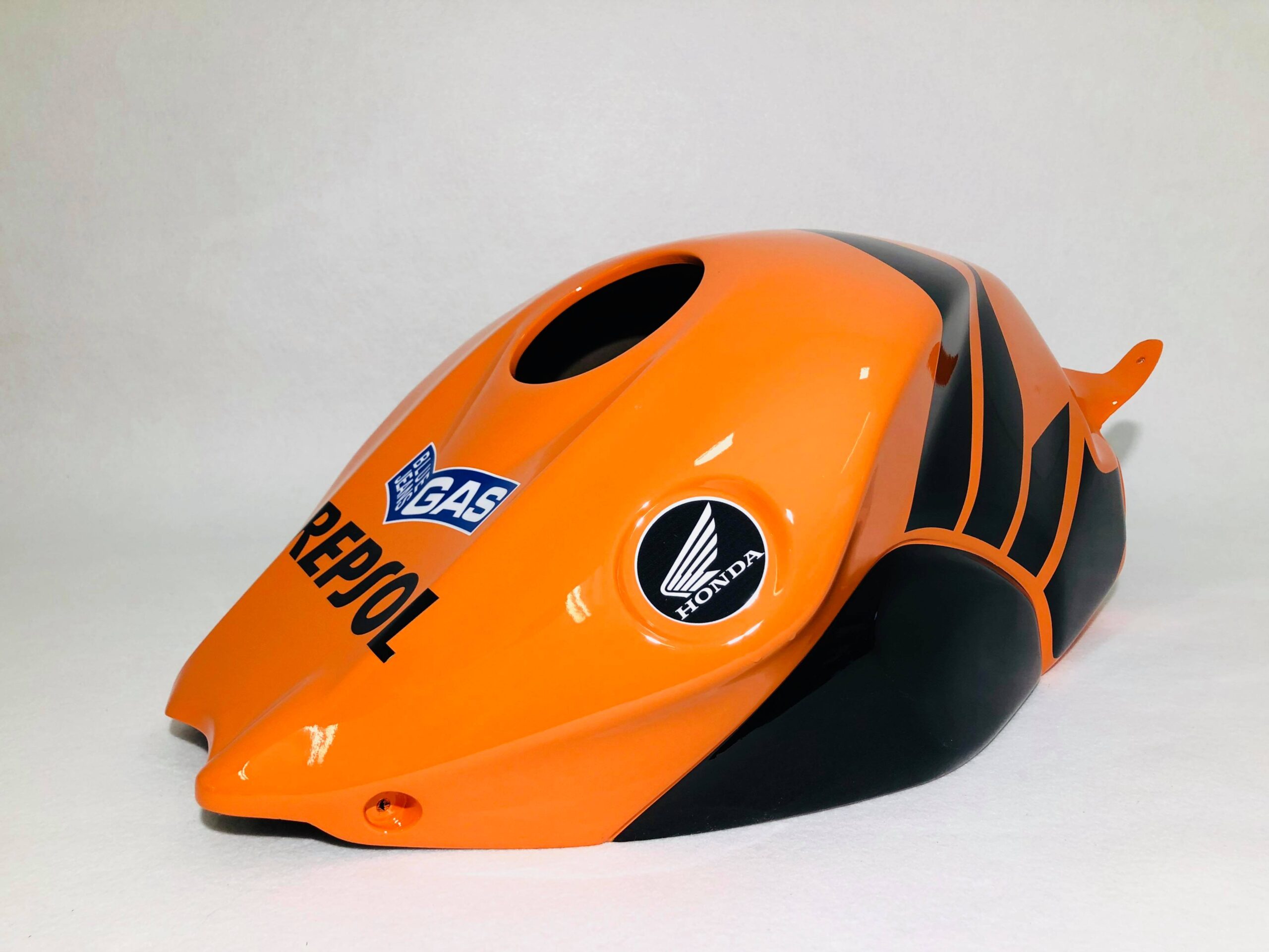 Honda Race Fairings – Custom Painted Design 18 - Image 4