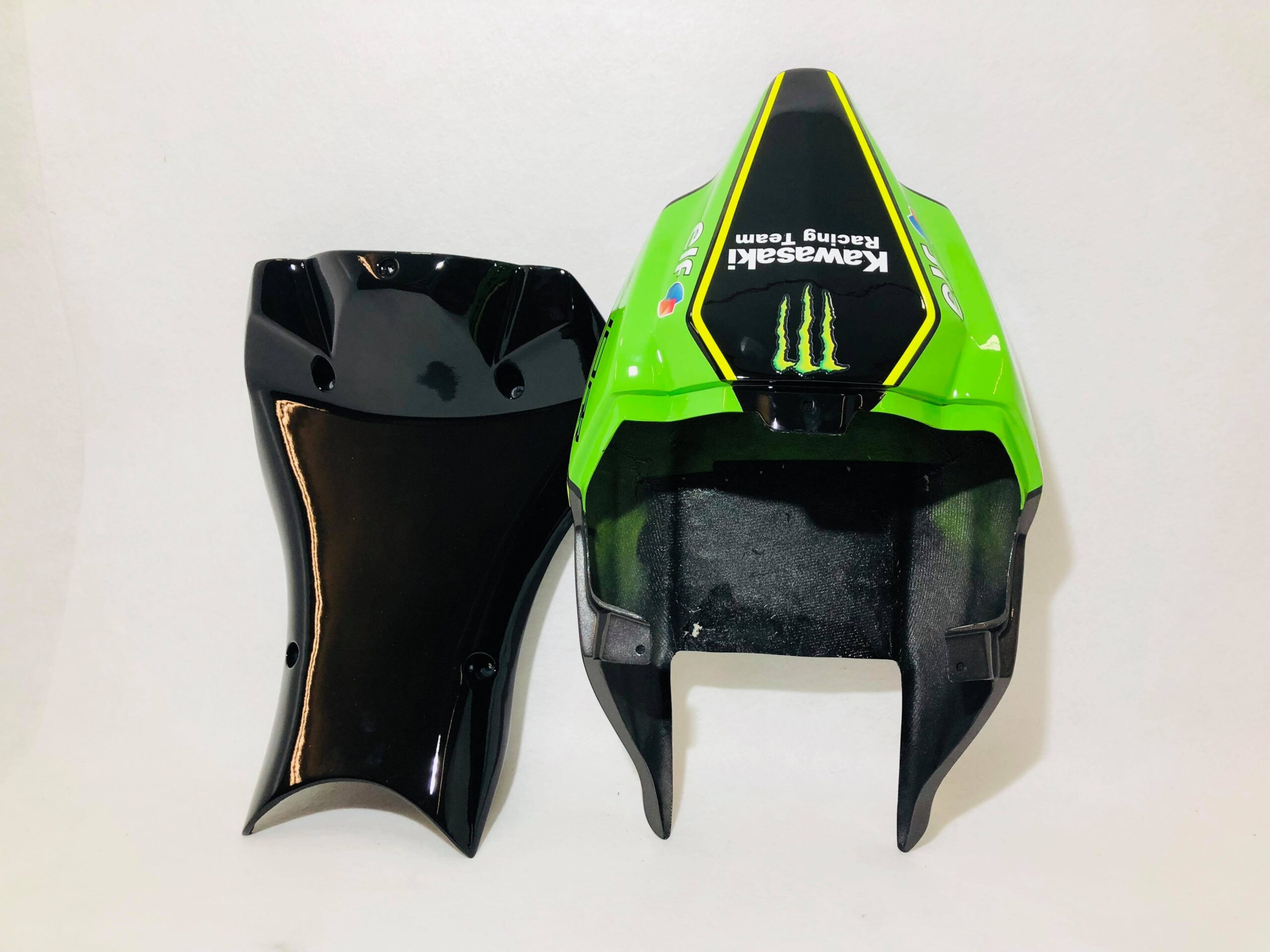 Kawasaki Race Fairings – Custom Painted Design 6 - Image 4