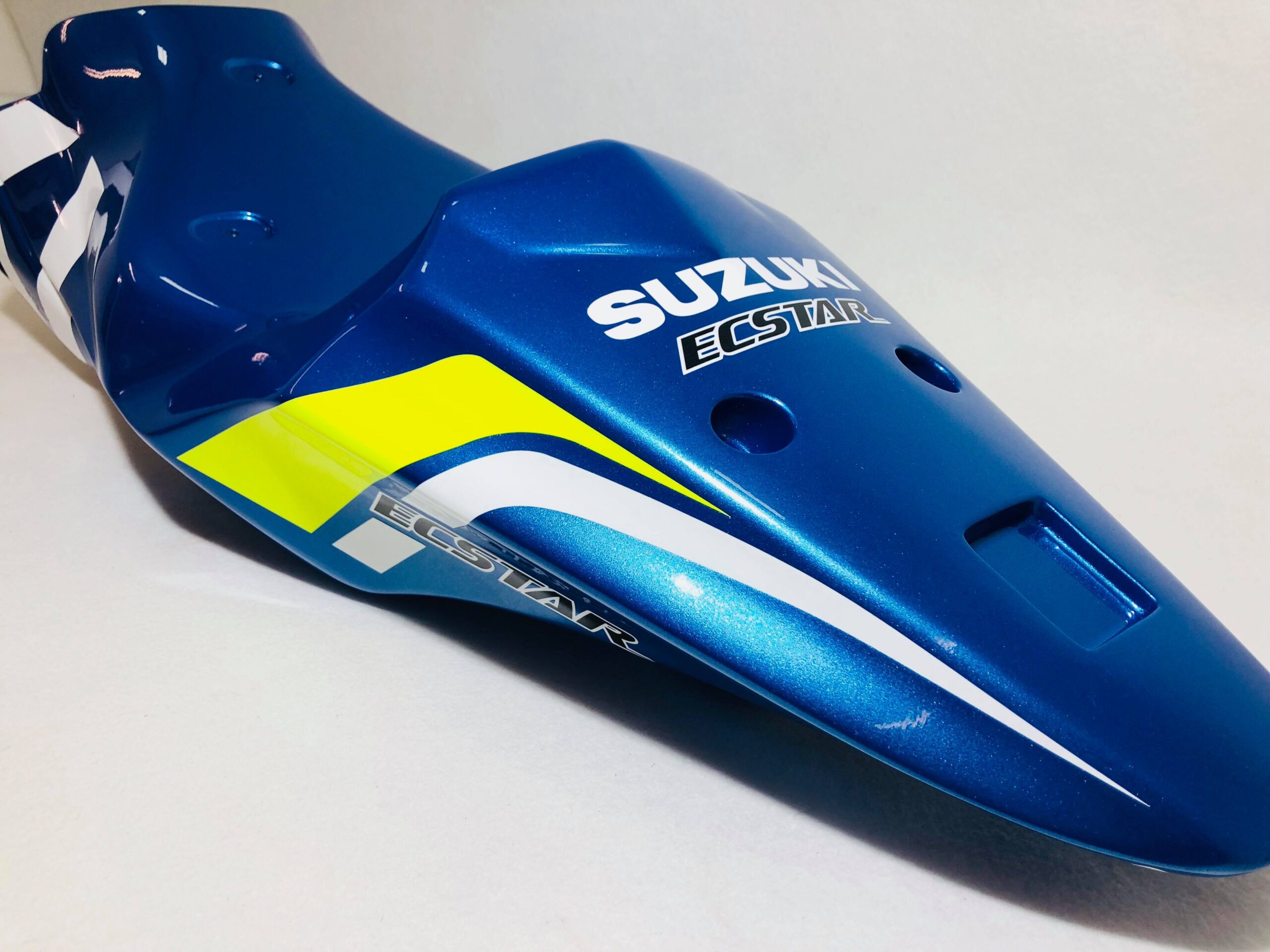 Suzuki Race Fairings – Custom Painted Design 6 - Image 8