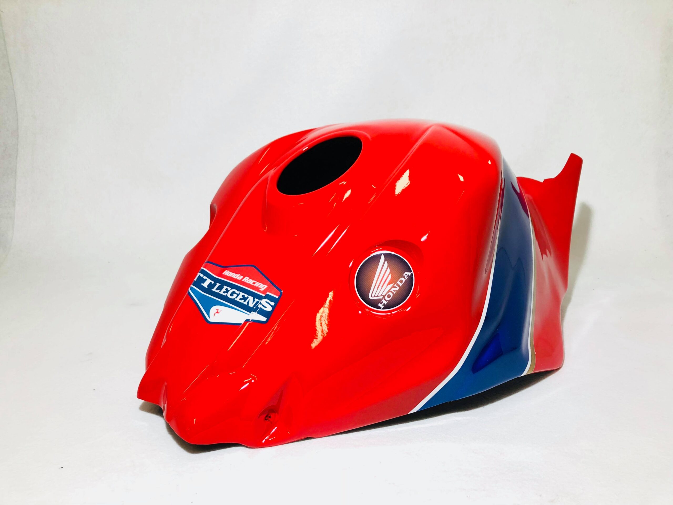 Honda Race Fairings – Custom Painted Design 13 - Image 4