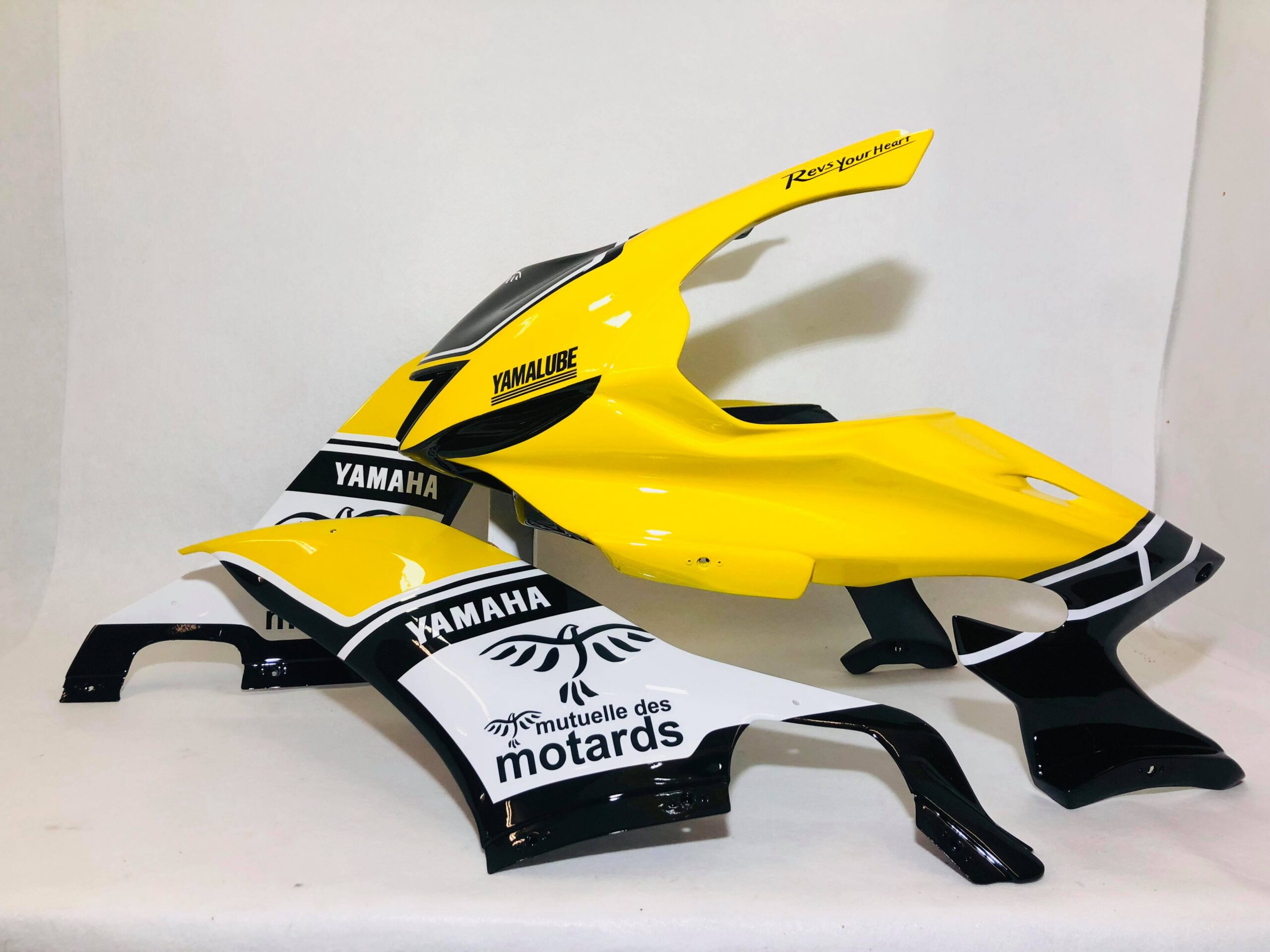 Yamaha Race Fairings – Custom Painted Design 18 - Image 5