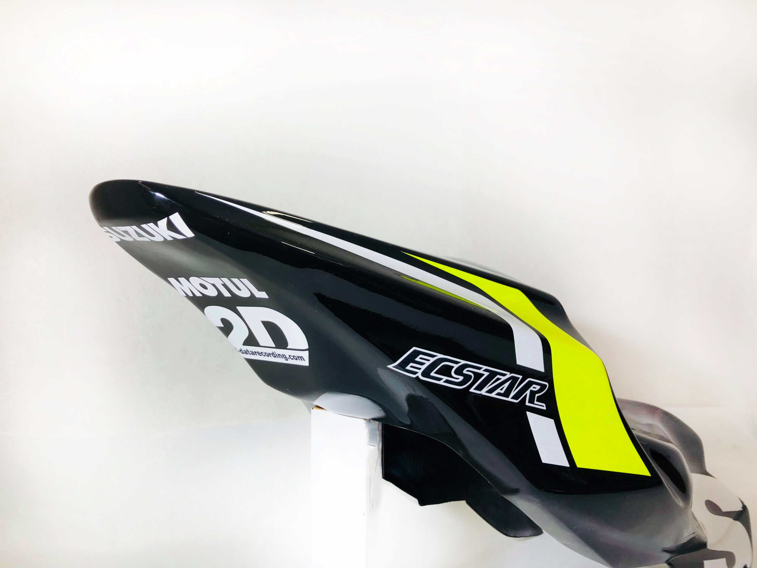 Suzuki Race Fairings – Custom Painted Design 7 - Image 3
