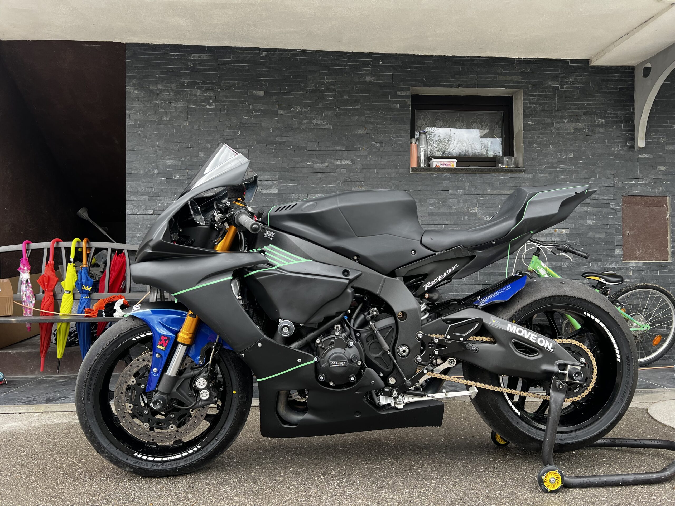 YAMAHA R1 2015 COMPLET NO PAINT RACING FAIRING - Image 2