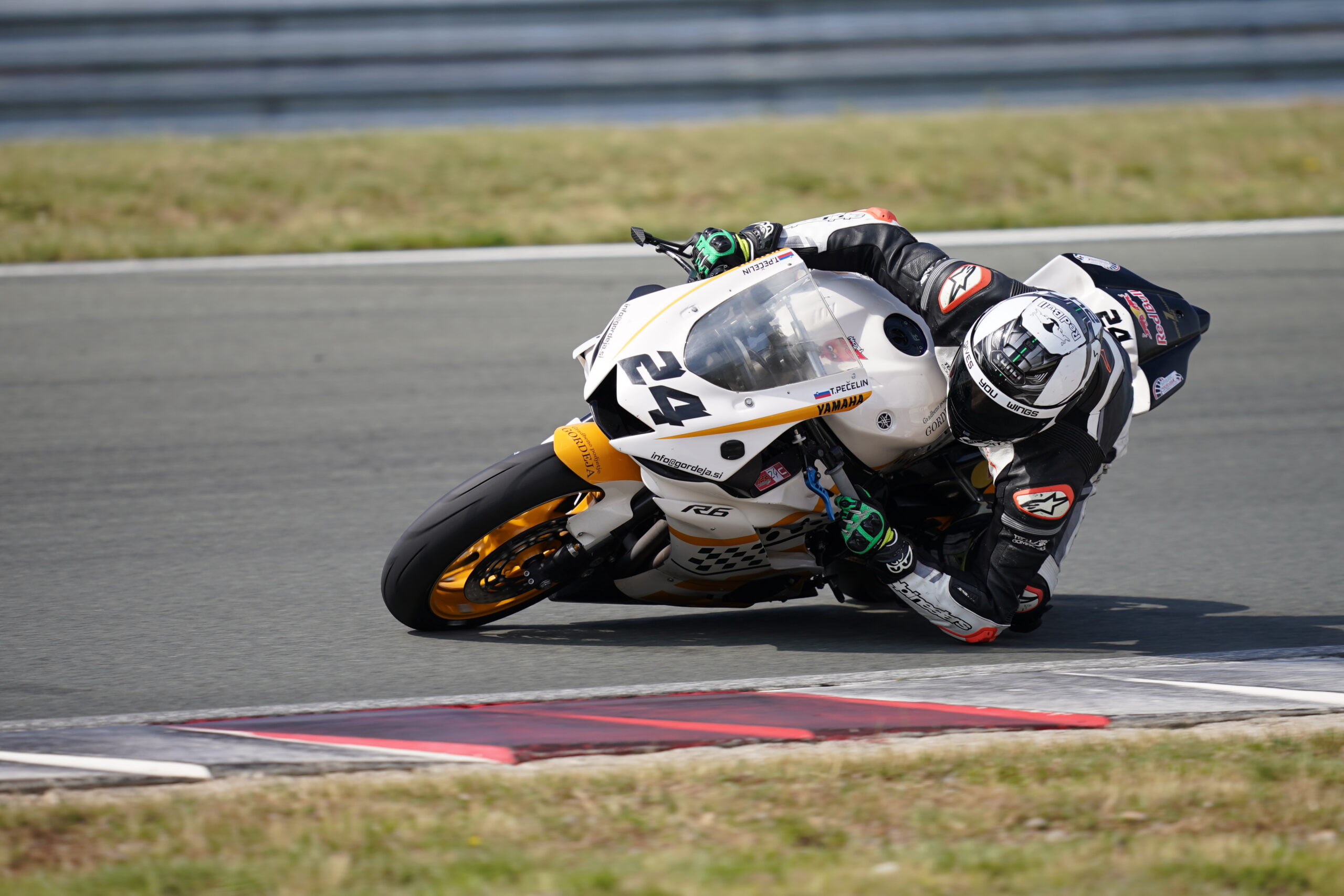 Tilen Pečelin Yamaha R6 racing
