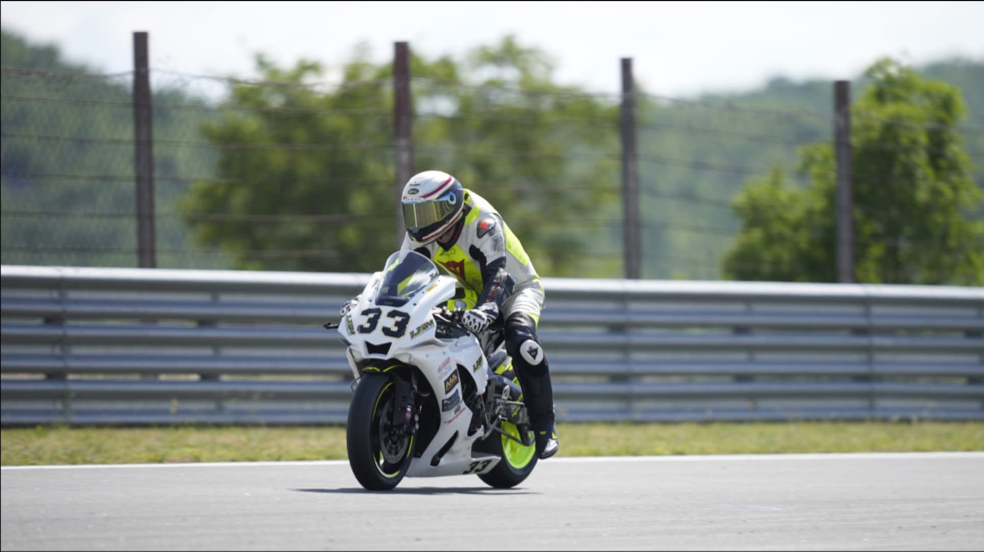 Aleš Senekovič racing number 33