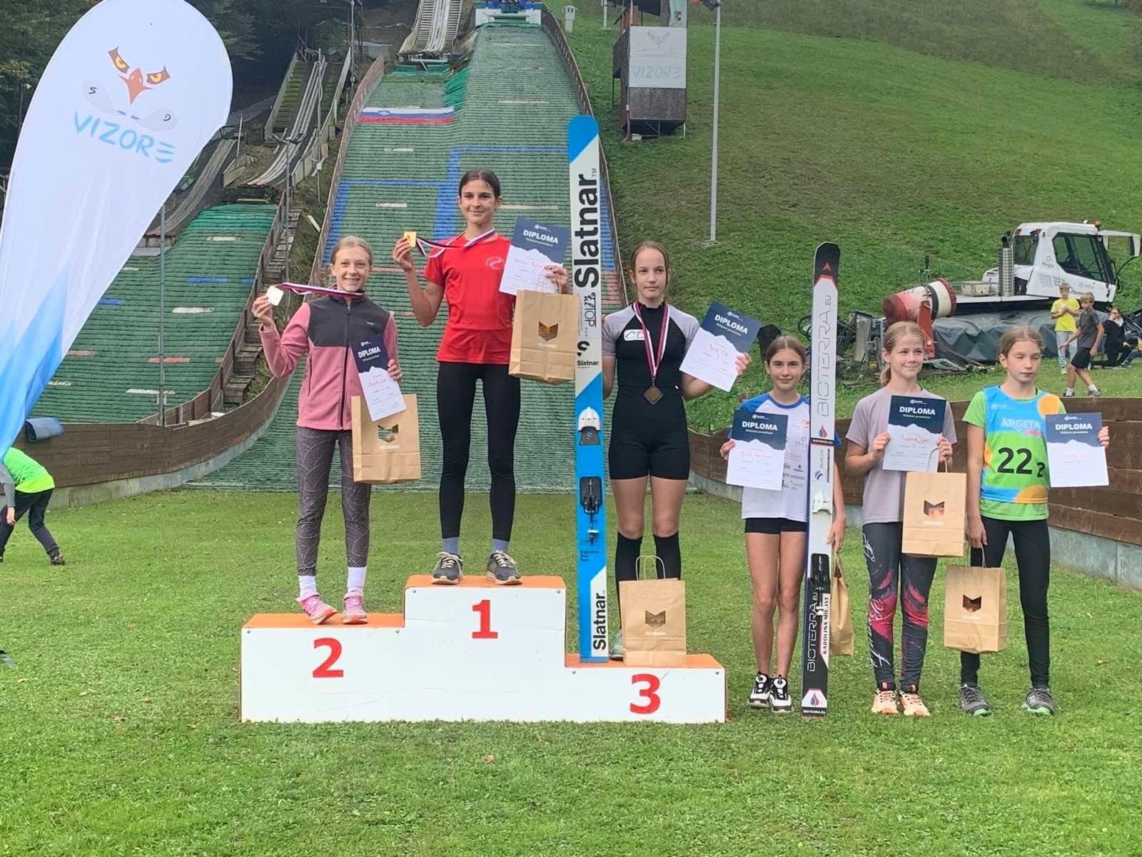 Lisa Nicoletti ski jumping competition
